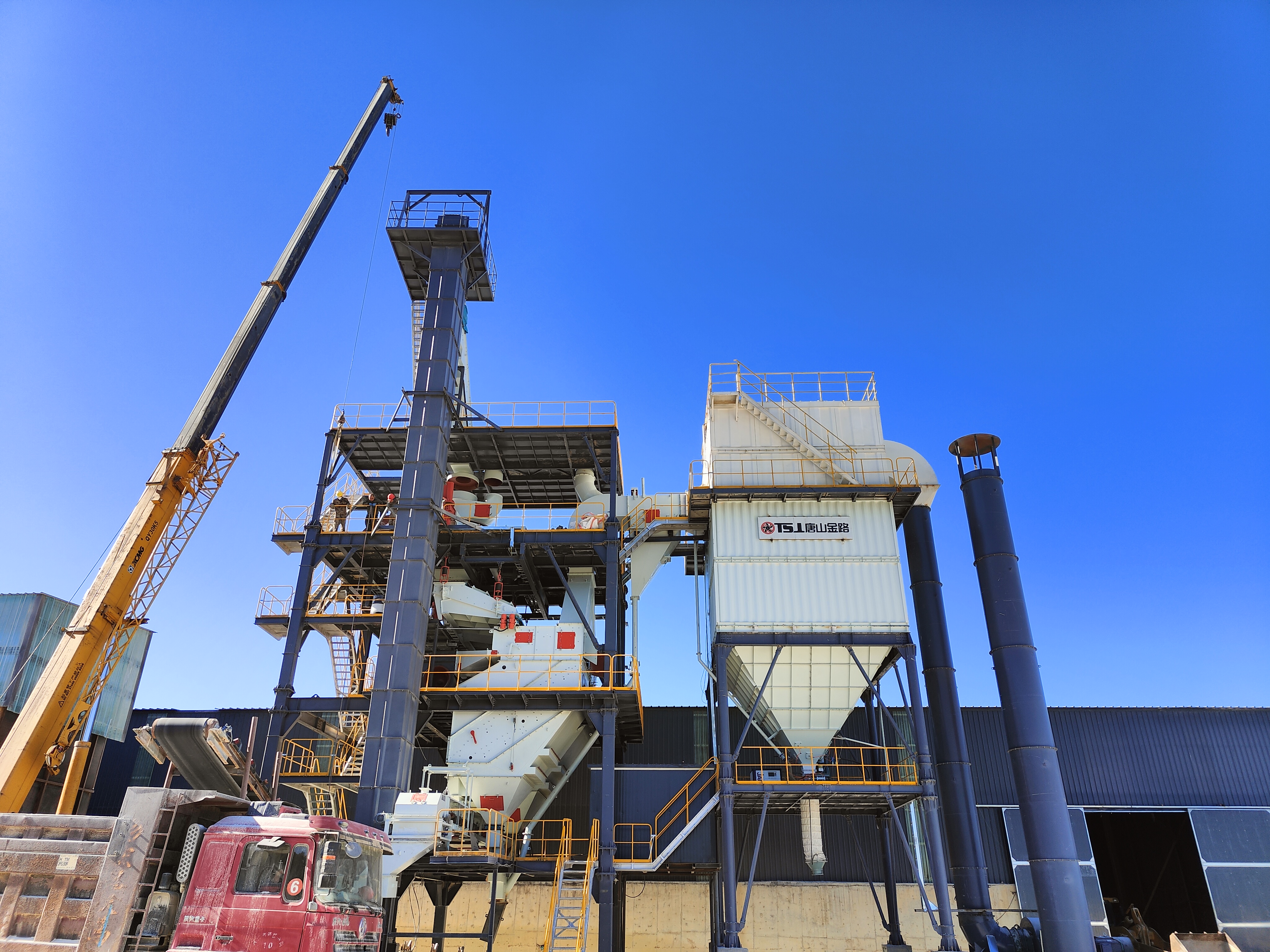 告別 “砂荒” 焦慮！揭秘制砂樓如何讓機(jī)制砂細(xì)度、含粉率 “指哪打哪”